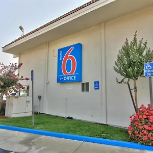 https://motel-6-sacramento-old-sacramento-north.bestsacramentohotels.com